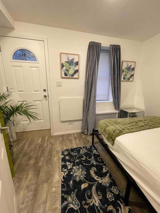Modern Rental Brooklyn'S Hidden Gem Нью-Йорк Экстерьер фото